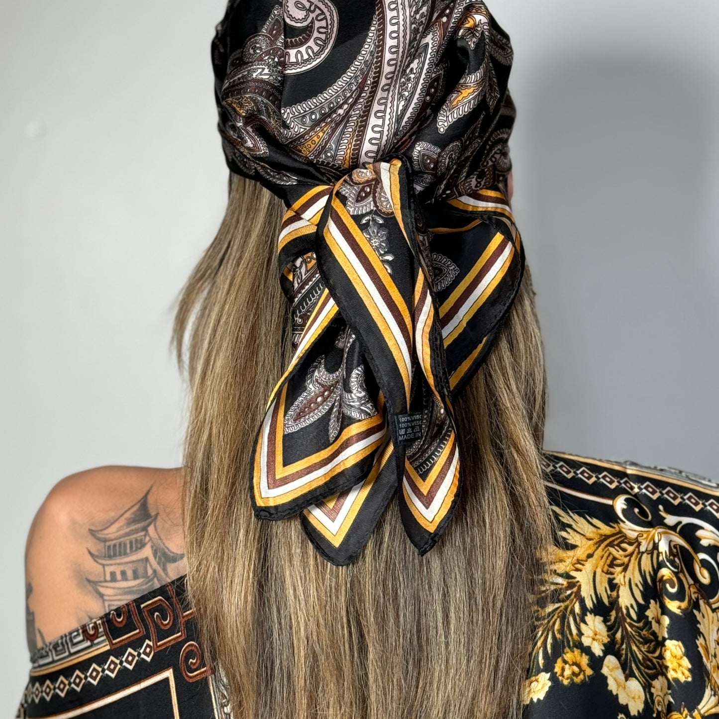 Foulard Bandana Noir – Élégance & Attitude 🖤