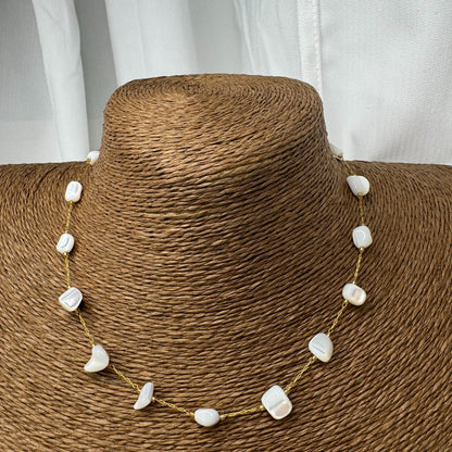 🌿 Collier Doré Pierre Blanche – Élégance Pure & Brillance Sublime 💎🌸